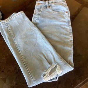 Light straight ripped knees jeans